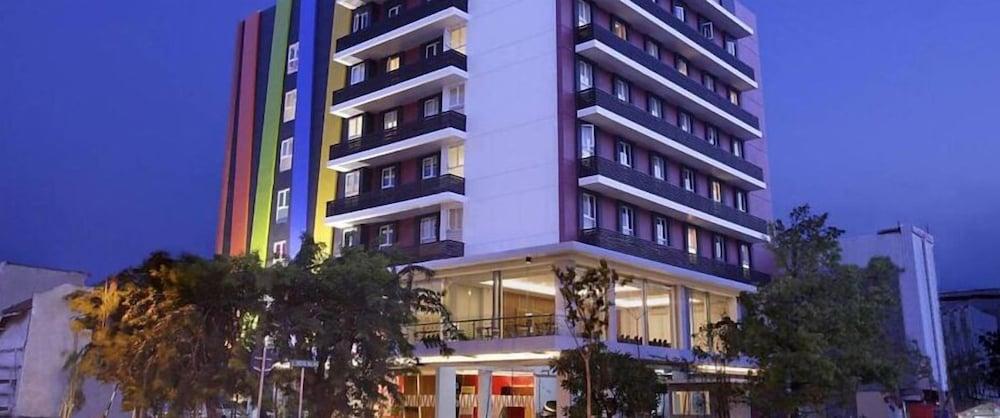 Amaris Embong Malang - 2* Surabaya