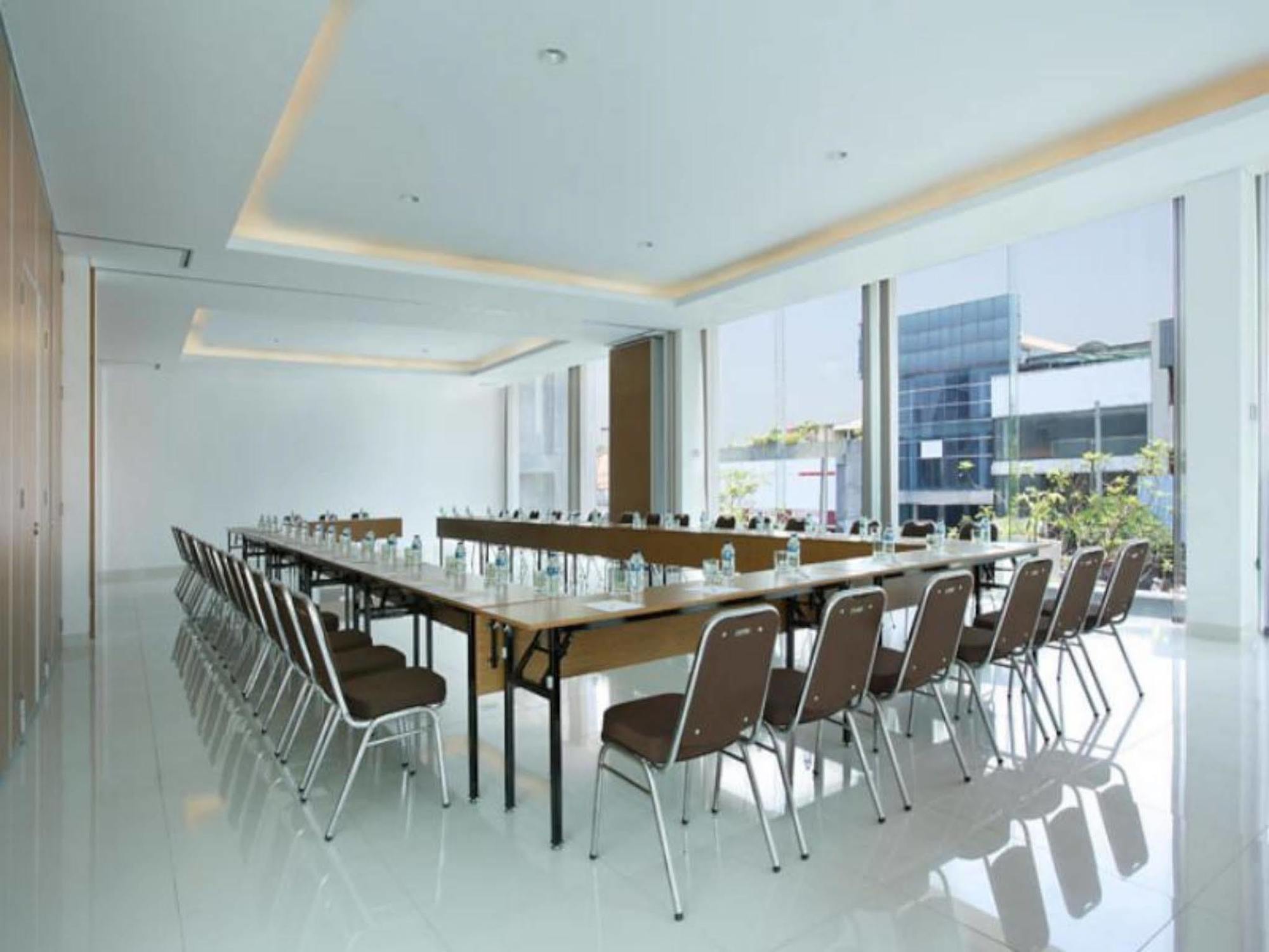 Hotel Amaris Embong Malang - Surabaya